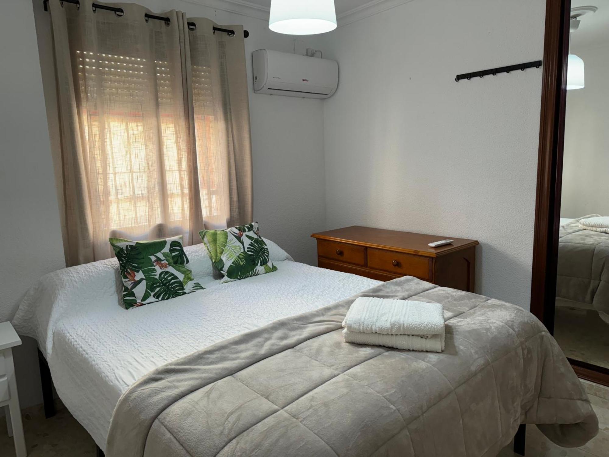 Apartamento Familiar En Barrio Reina Victoria Уэльва Экстерьер фото